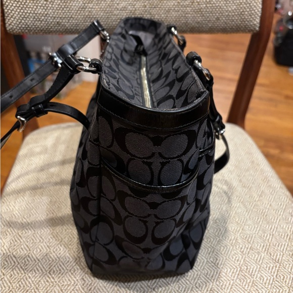 Coach bag 
N0. E1160-F17726 - Picture 4 of 8